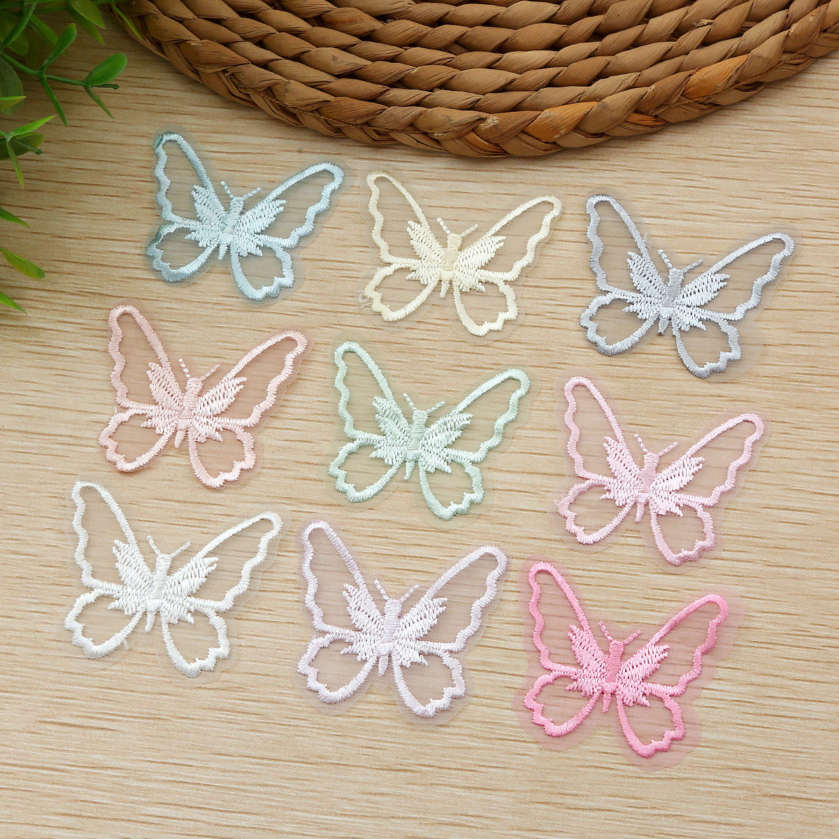 A variety of single-layer butterfly lace clothing accessories in stock. diy flower combinations with polyester wedding dress lace pic 4