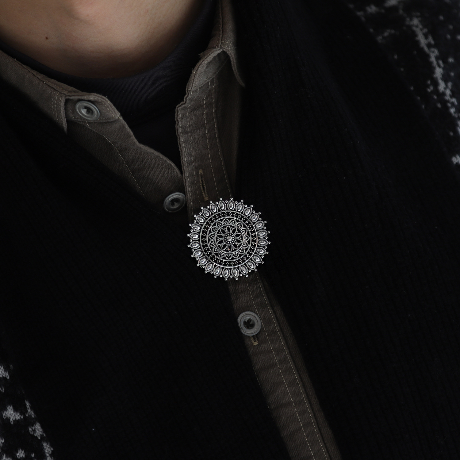 Viking Series European and American retro alloy sweater with silk scarf, cardigan button, shirt collar clip, anti-slip beam, tight chest clip pic 13