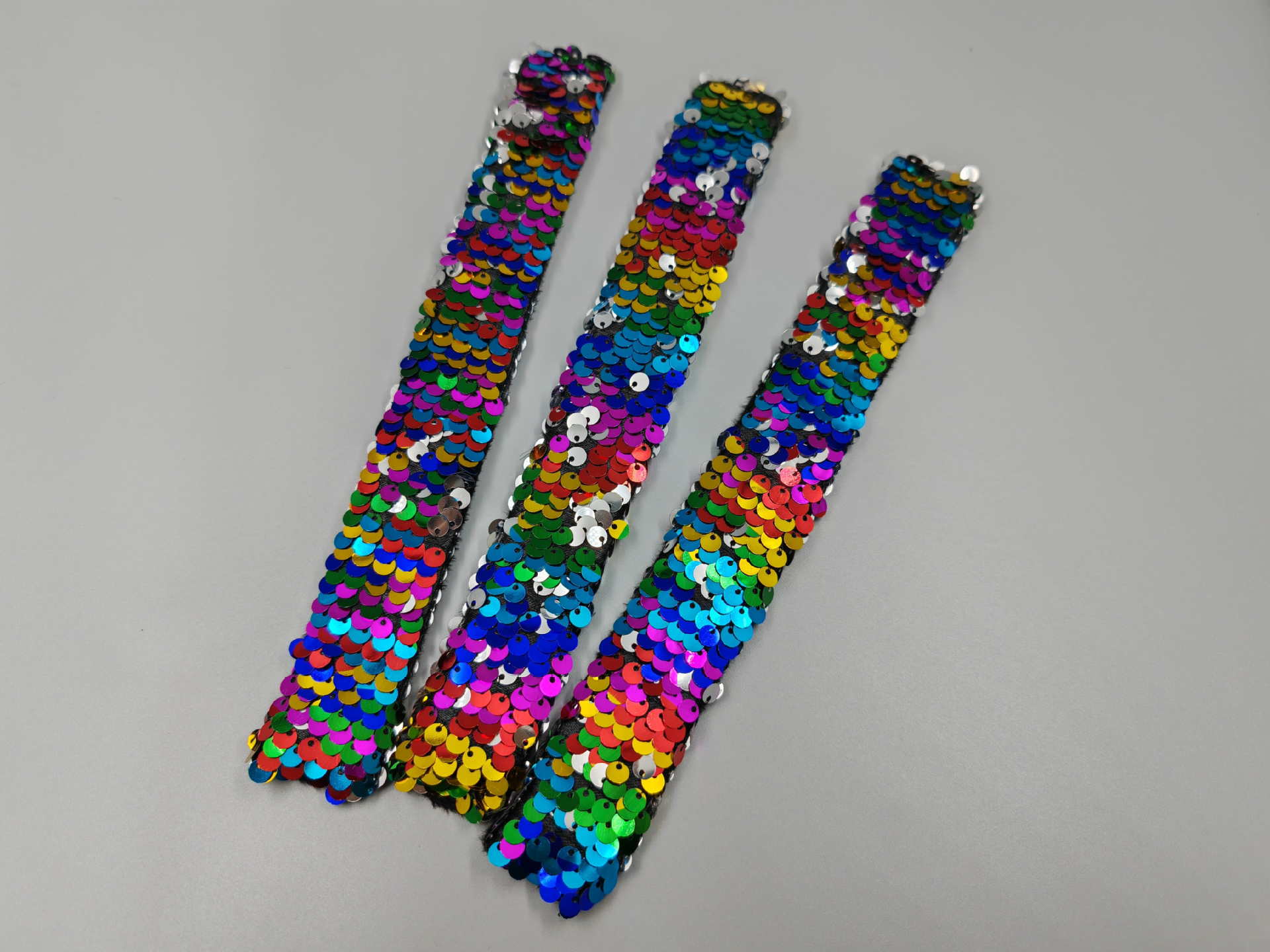 亚马逊卡通双色亮片美人鱼啪啪圈手环饰品手腕带儿童批发节日礼物详情9