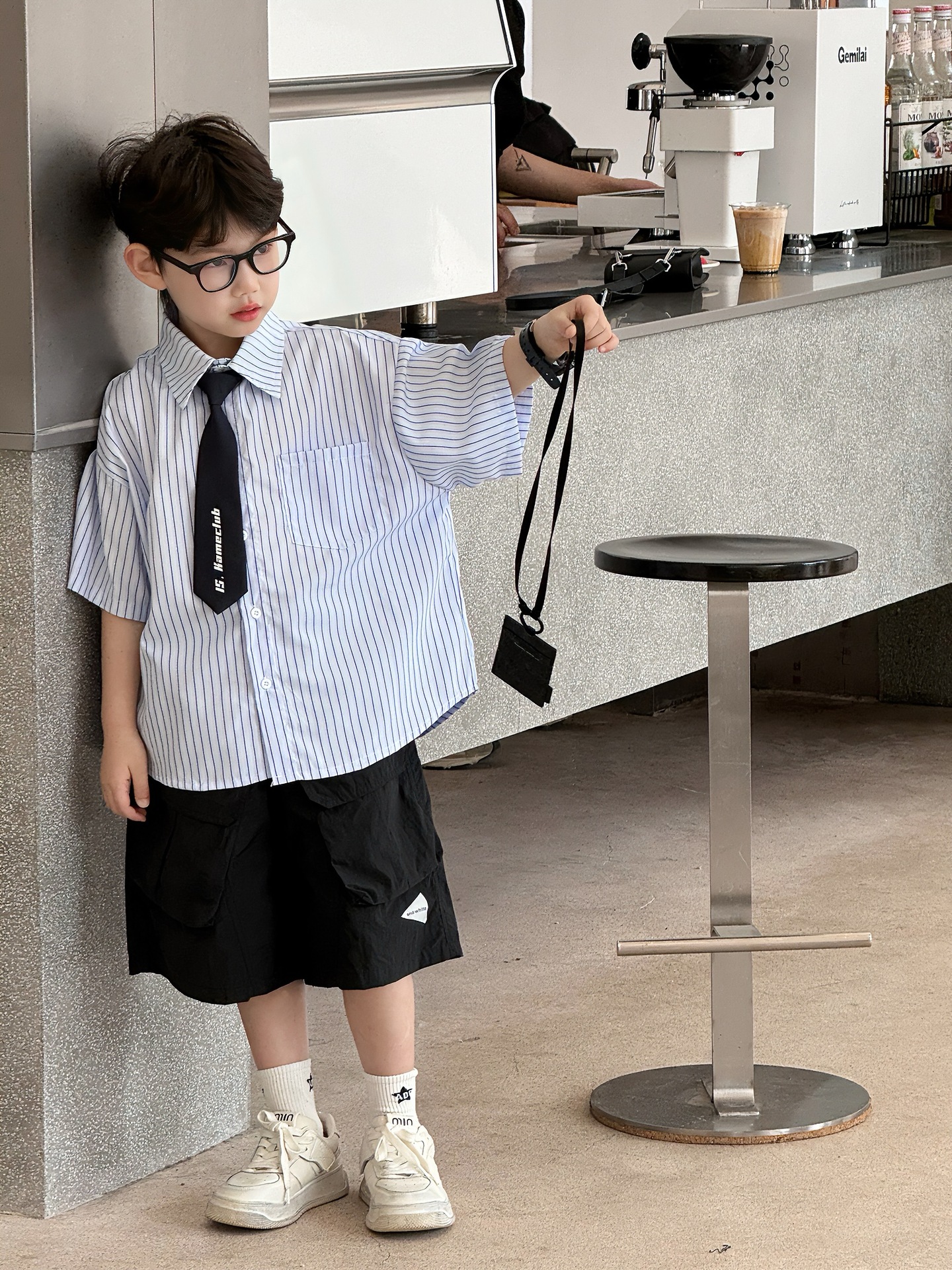 泰如2025夏季新款韩版男童时尚百搭学院风条纹衬衫短袖儿童上衣潮详情8