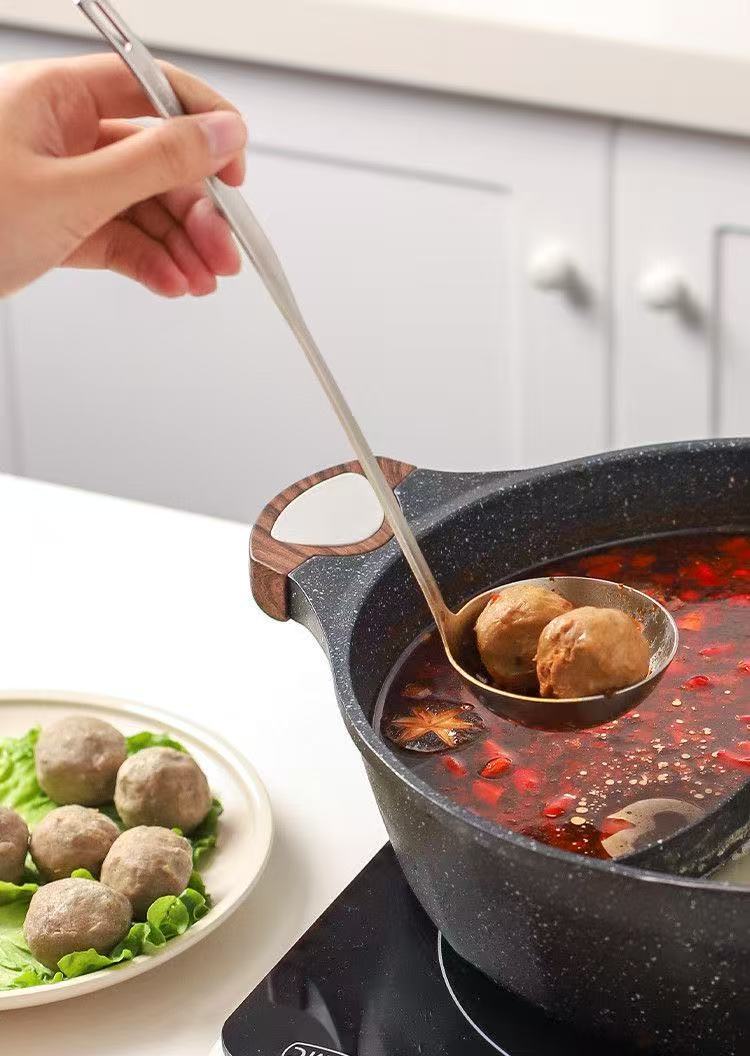 Factory direct sales of thickened 304 stainless steel hot pot spoons, soup shell spoons, strainers, kitchen utensils and household spoons pic 12