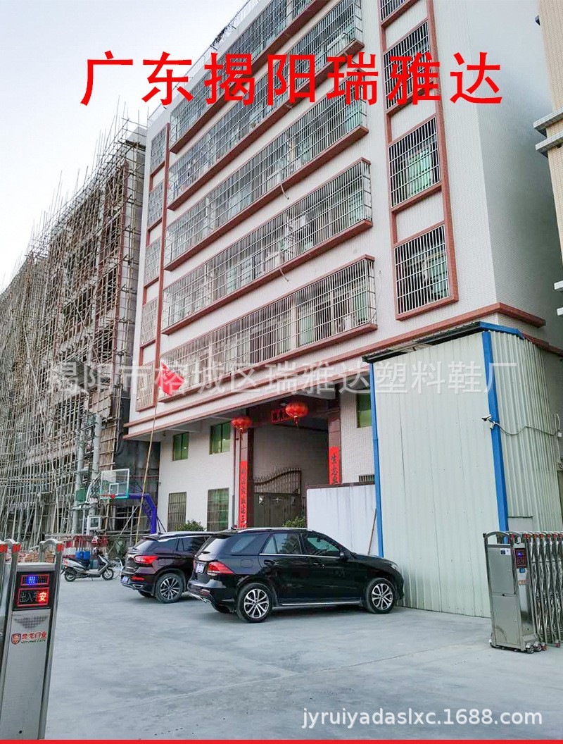 跨境新款小猪儿童洞洞鞋防滑EVA男女童室内拖鞋外穿卡通宝宝凉拖外贸详情17