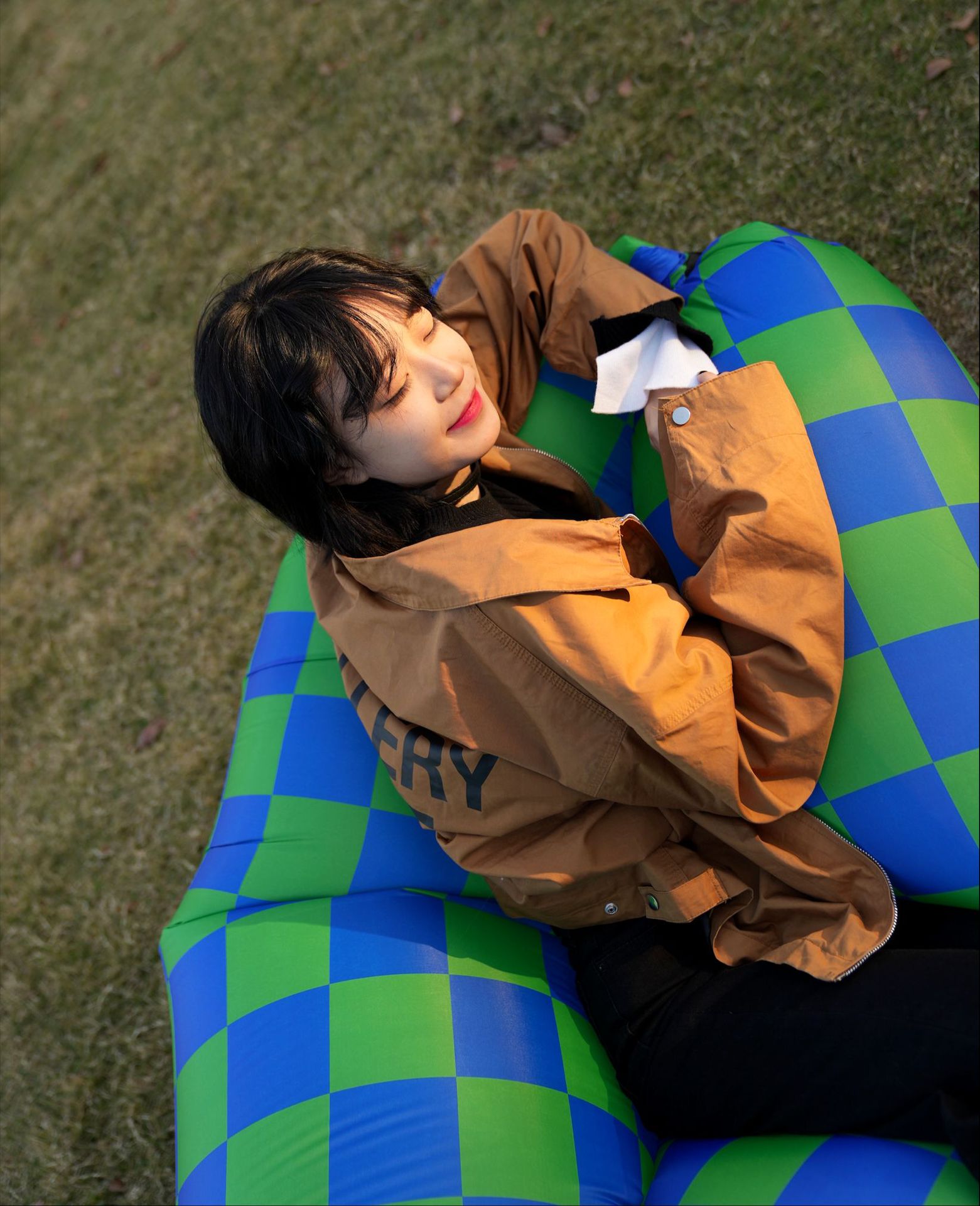 户外网红充气沙发空气沙发黑白格音乐节印花野餐垫装备露营用品详情14