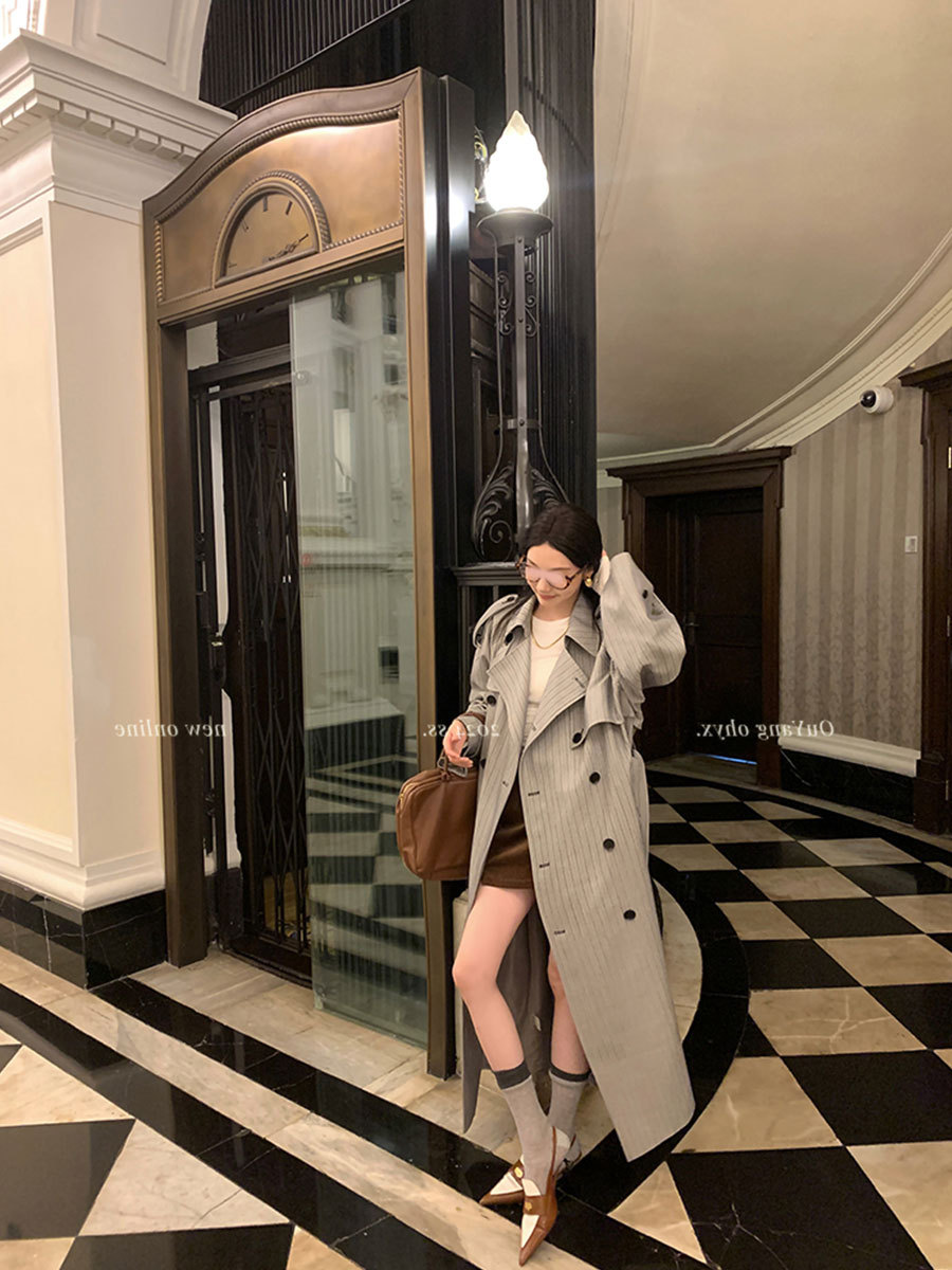 区区欧阳翻领双排扣风衣外套女秋季宽松高级感系带廓形中长款大衣详情12