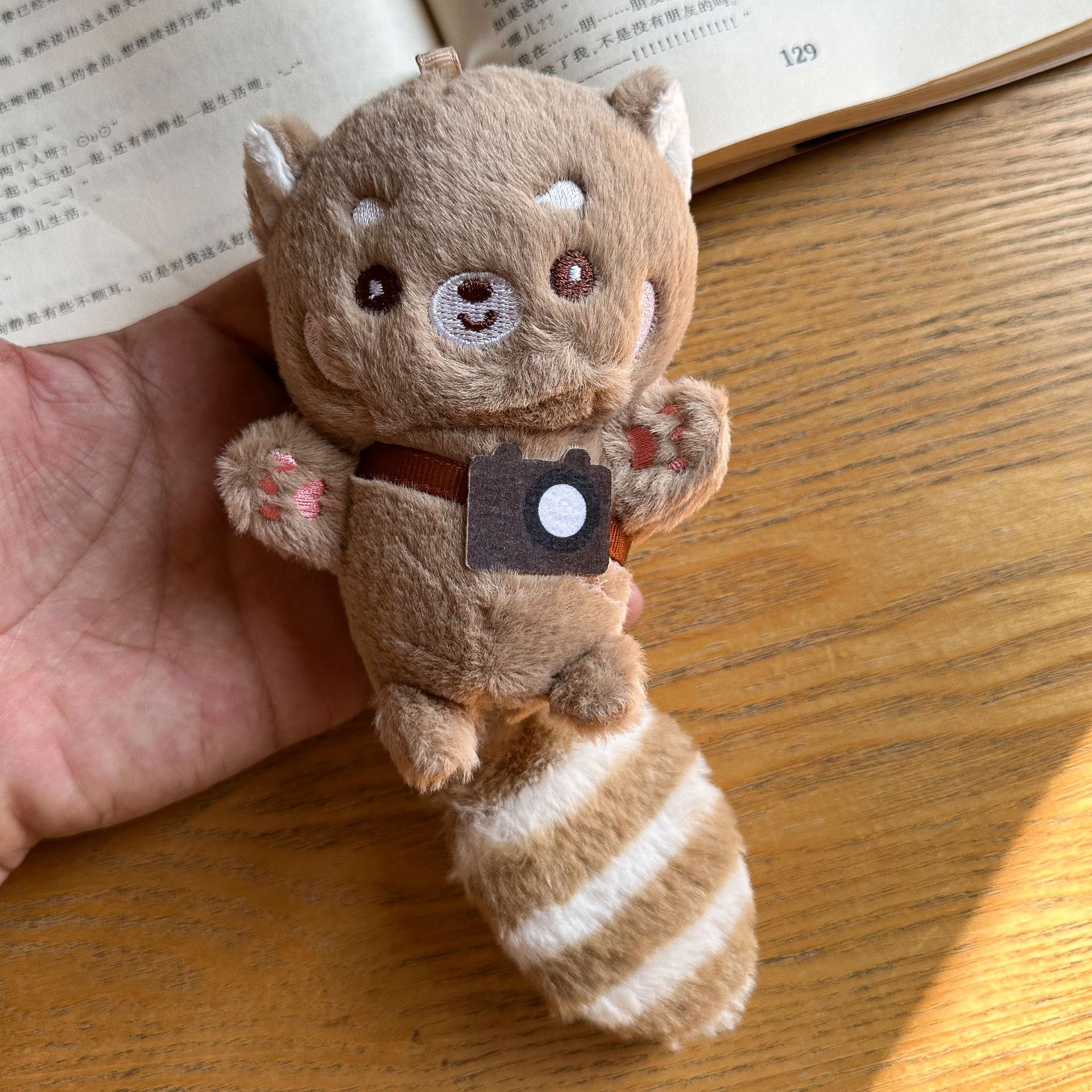 Cross-border bestsellers: Cute cartoon big-tail raccoon pendants, bags, keychains, plush pendants, ornaments, toys pic 5