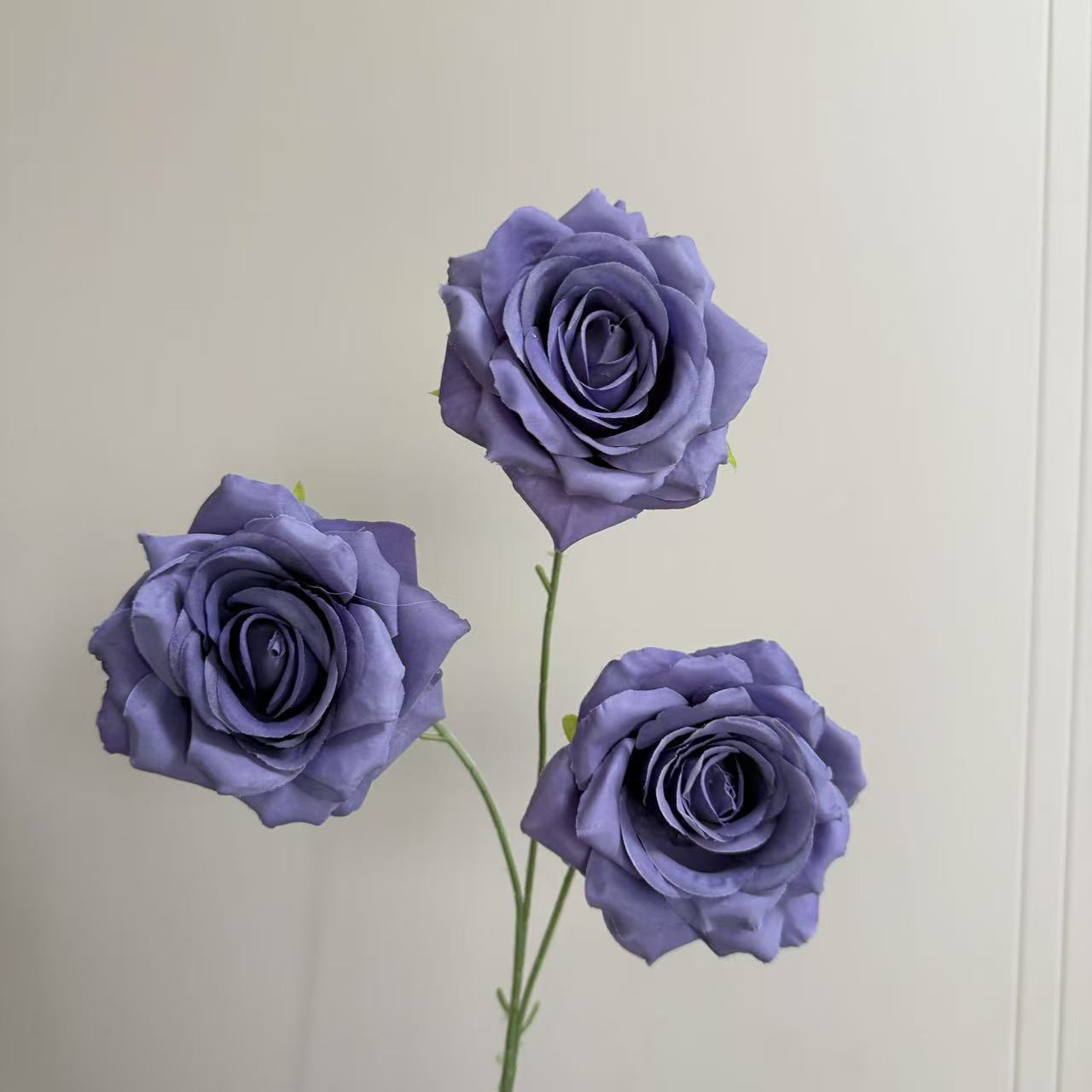 仿真花3头钻石玫瑰花婚庆装饰假花批发红色路引花材网红玫瑰瀑布详情21