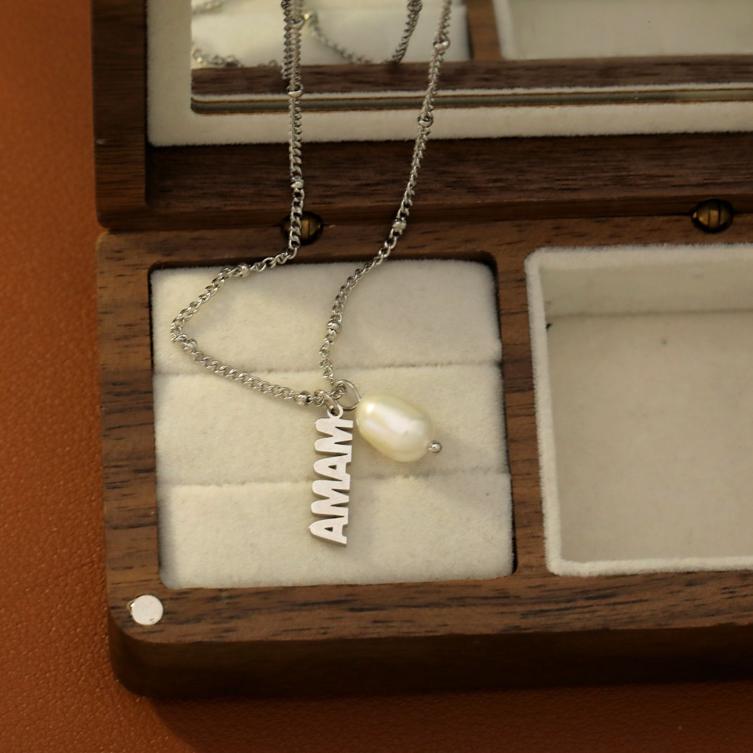 Hyacinth独立站新款母亲节mama珍珠吊坠天然淡水珍珠吊坠项链不锈钢饰品锁骨链详情6