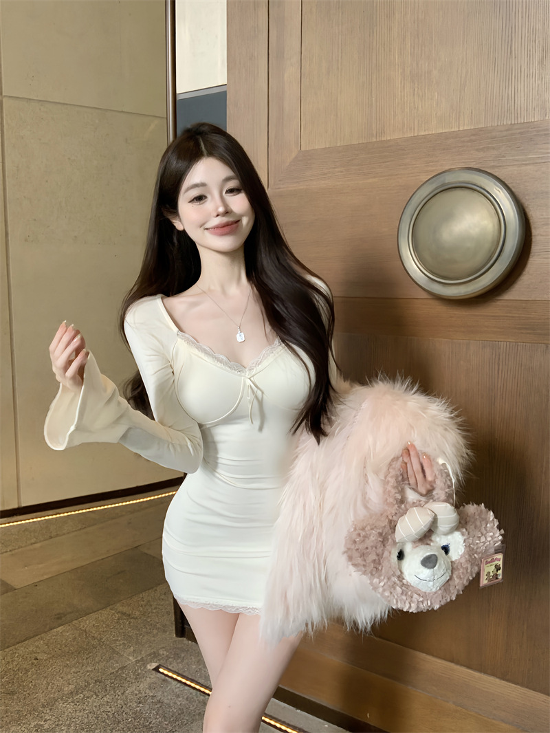 棕色性感v领长袖连衣裙女秋季蕾丝内搭小妈裙子紧身收腰包臀短裙详情1