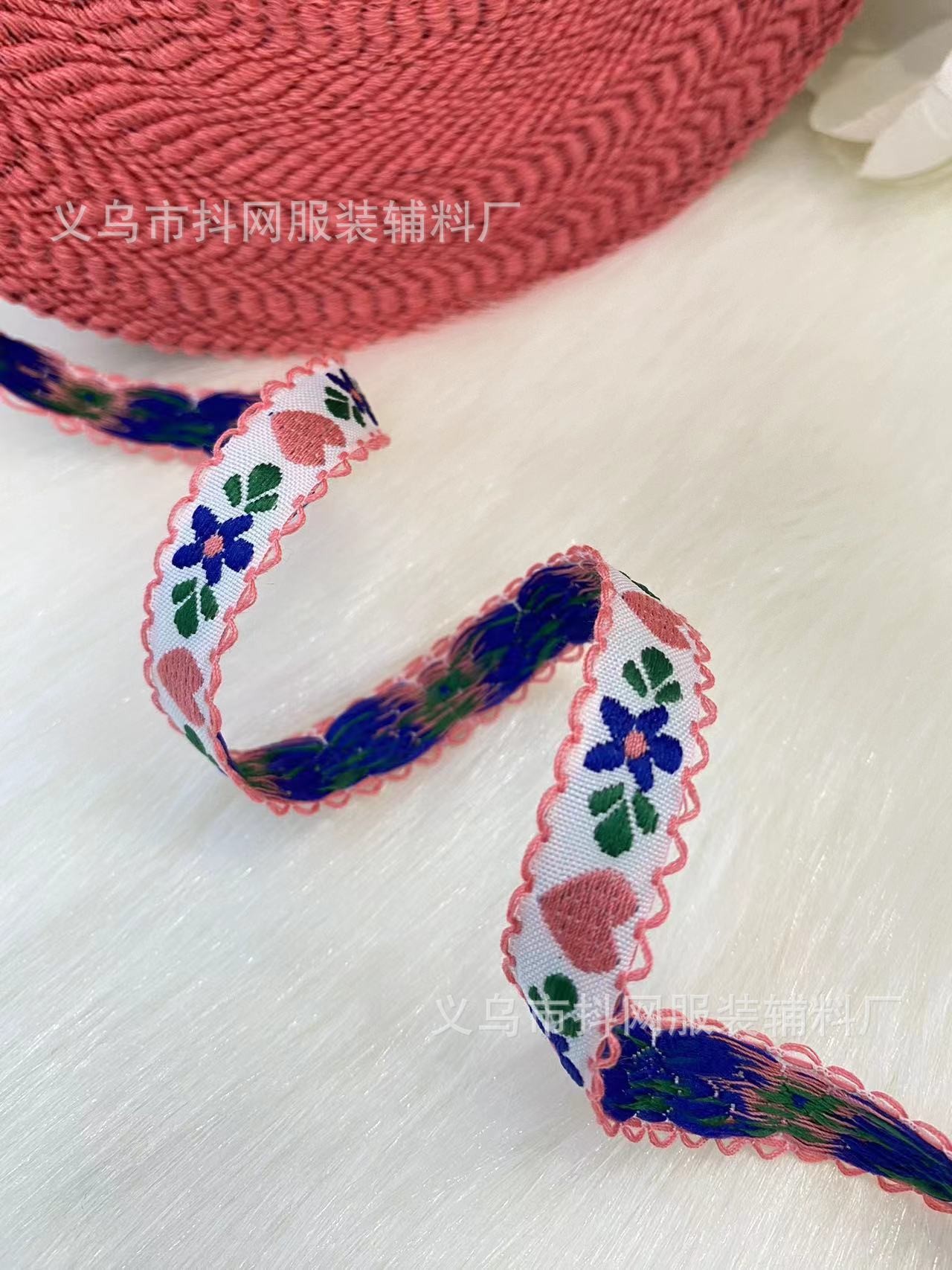 1-5 -1.9cm من الشريط القماش المستخدم في حزم القماش الملبوسة باليد من أجل الموضة ذات الرسوم الكاريكاتونية عند الأذنين الخشبي pic 9