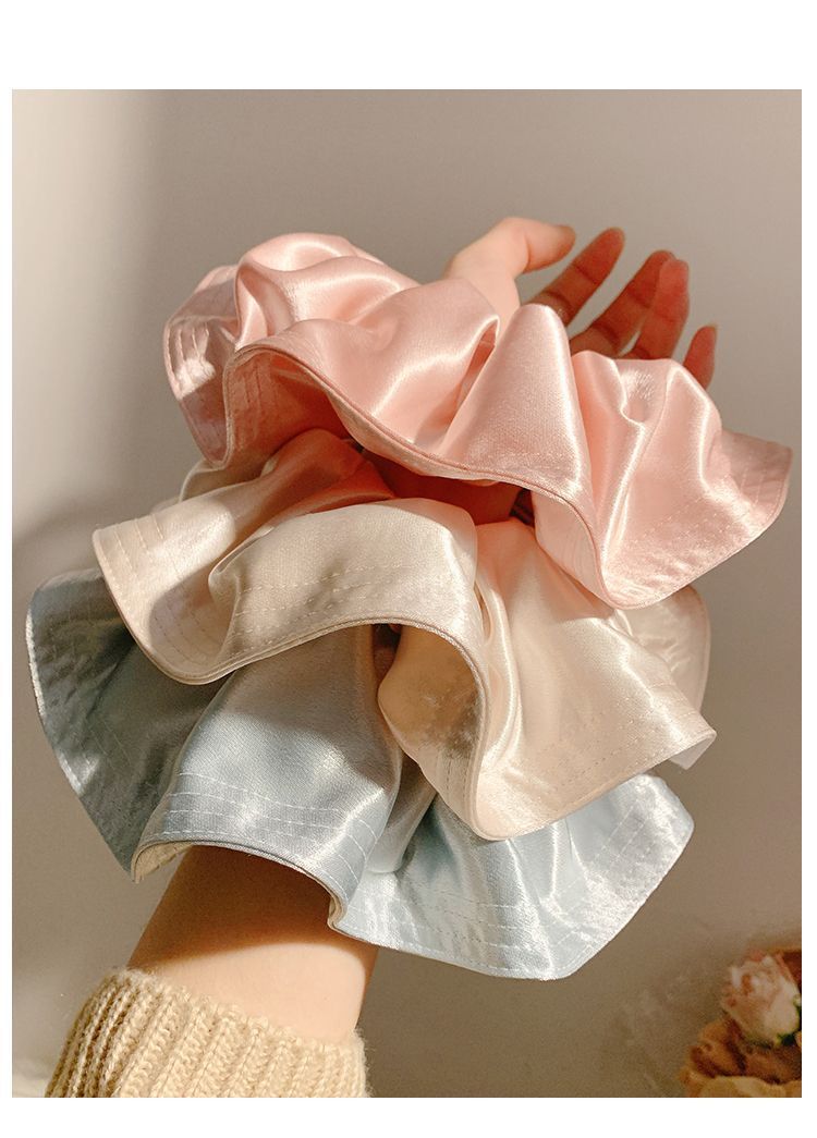 French-style gentle pink satin large intestine hair band, a luxurious and laid-back female style, oversized hair accessory with a hair tie pic 2