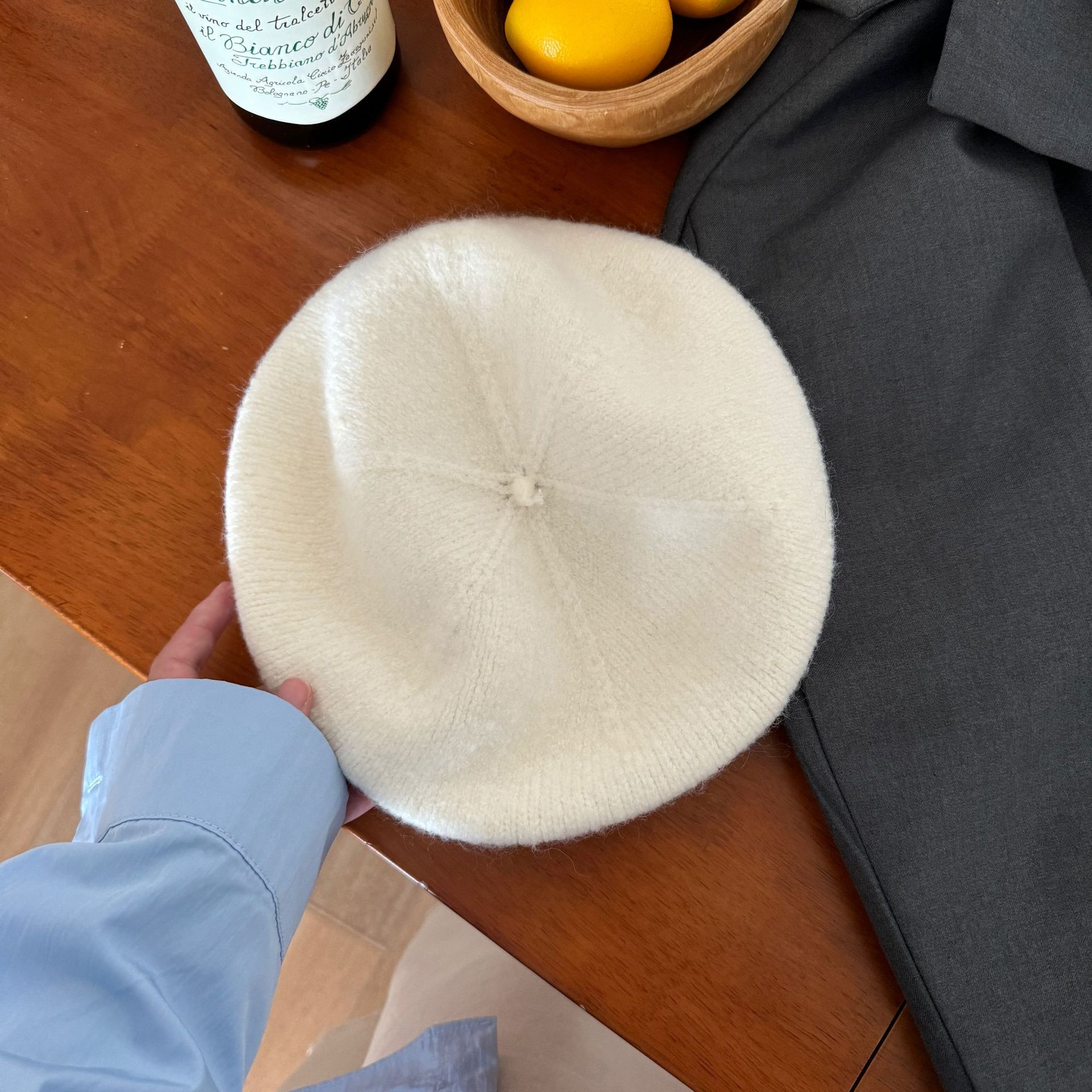 The fluffy fairy-like white rabbit fur beret is a versatile choice for women in autumn and winter. It can be adjusted for warmth. The knitted plush painter hat makes your face look good. The small cold hat is piled up. The Japanese-style rolled-up wool warm knitted bag is super beautiful pic 9