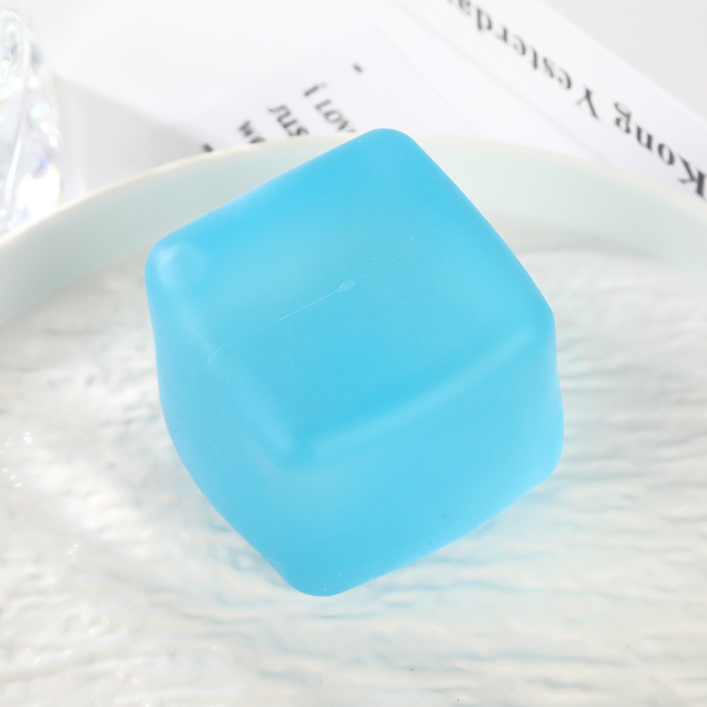 Four-color square kneading fun slow-rebound ice cube stress-relieving toy, a popular maltose release block pic 9