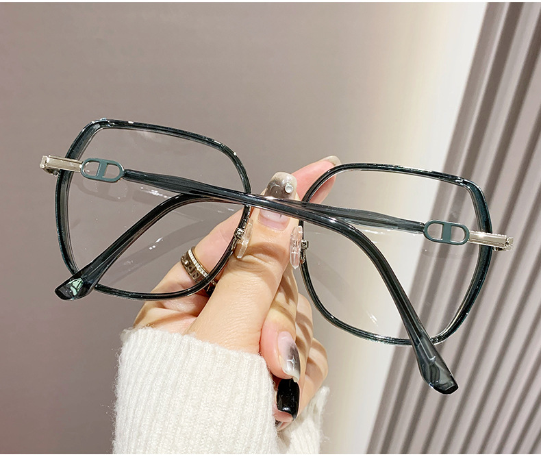 The new Korean-style fashionable flat light glasses for women with anti-blue light large-frame slimming effect can be paired with the same style on Xiaohongshu for myopia pic 13