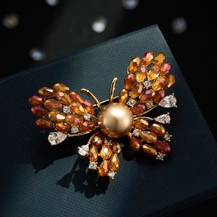 Source factory Forest-themed gradient crystal butterfly brooch, copper alloy micro-inlaid zircon light luxury high-end brooch clothing pic 4