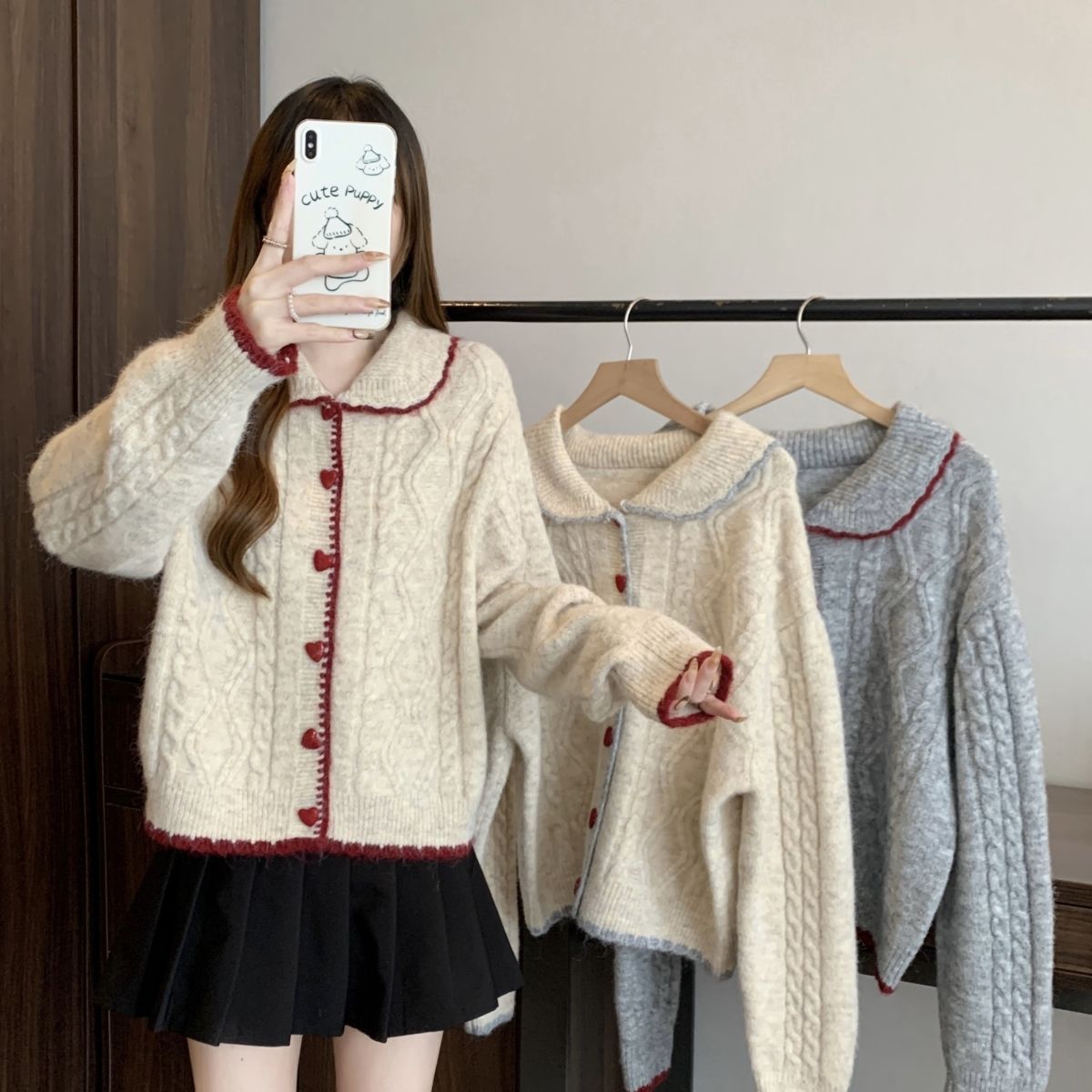 A gentle heart-shaped sweater with a doll-neck button and a twist, a new style of laid-back knitted coat and cardigan pic 3