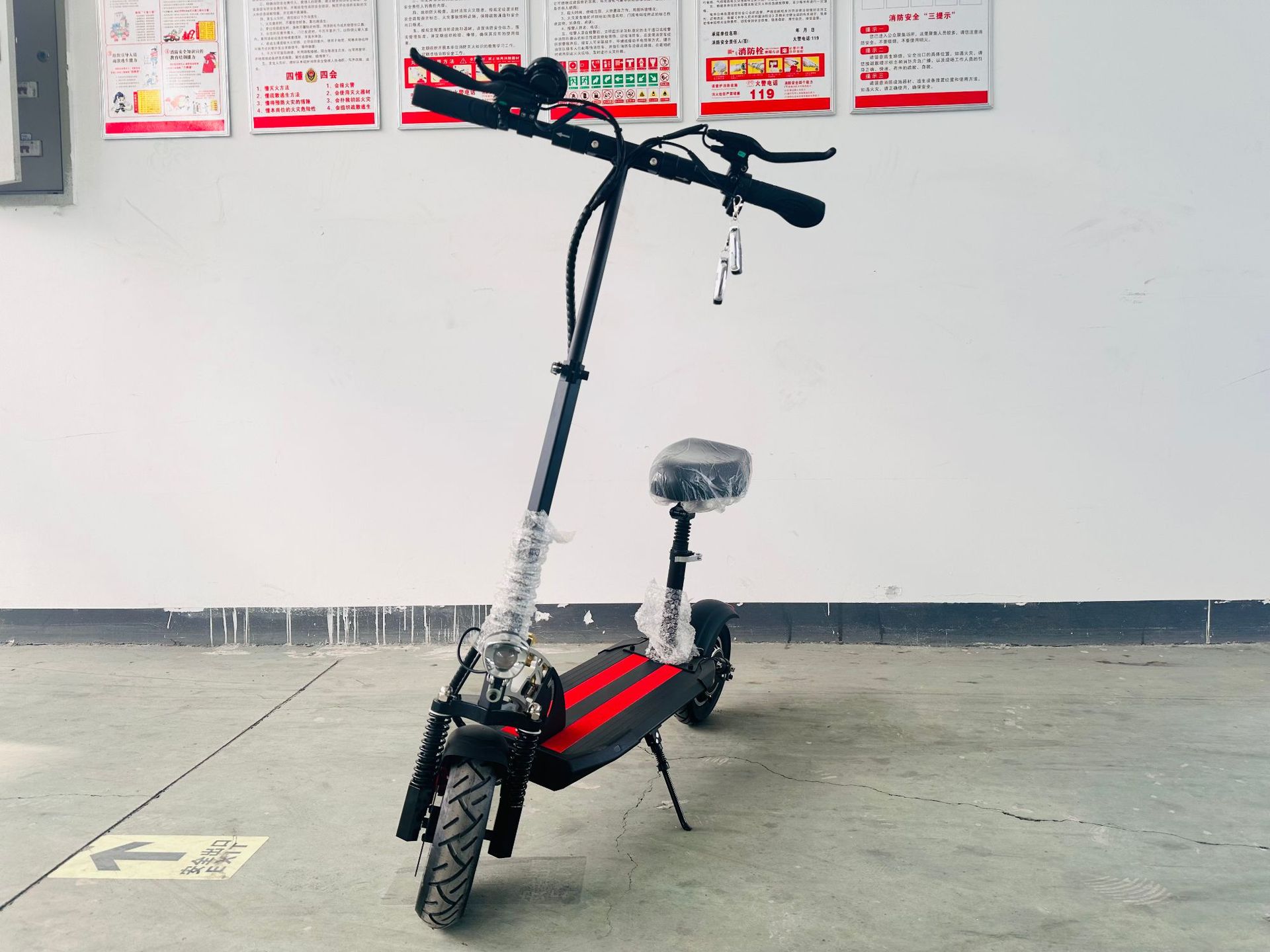 工厂直营电动滑板车10寸便携可折叠站骑小型电动车上班代驾代步车详情16