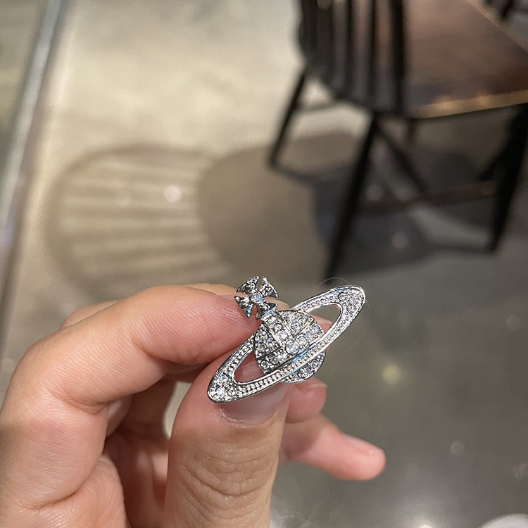 The classic full diamond Saturn stud earrings with finely set planet earrings of the Empress of the West, the same style as NANA pic 5