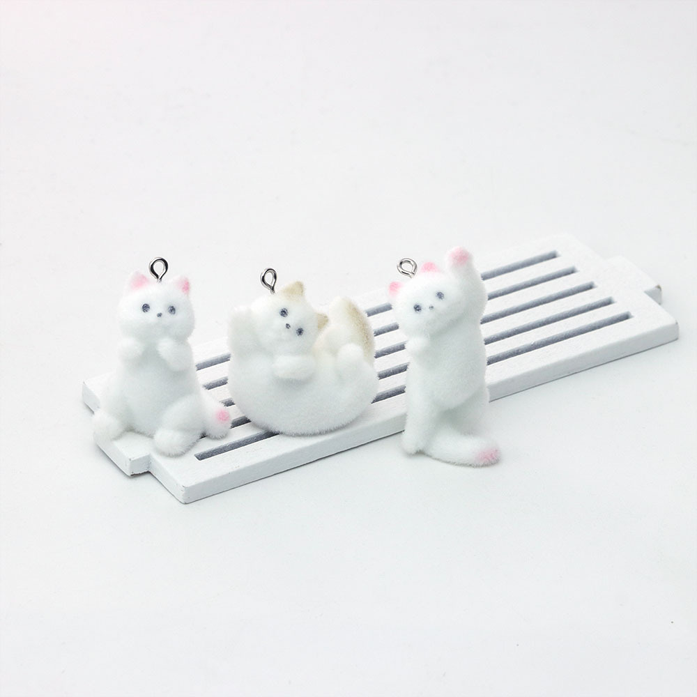 Cross-border simulation resin flocking cat jewelry pendants, diy keychains, bags, necklaces, small pendants, car accessories pic 4