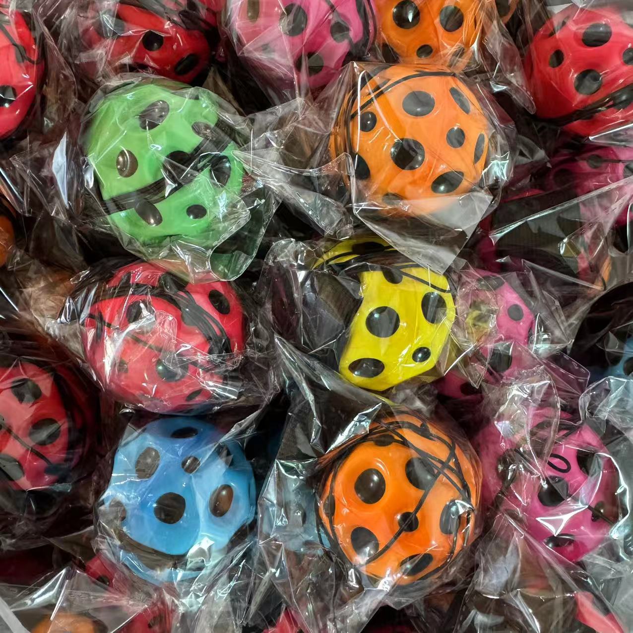 跨境外贸解压弹力球6.3公分月球洞洞球休闲PU发泡球加重高弹力球详情1