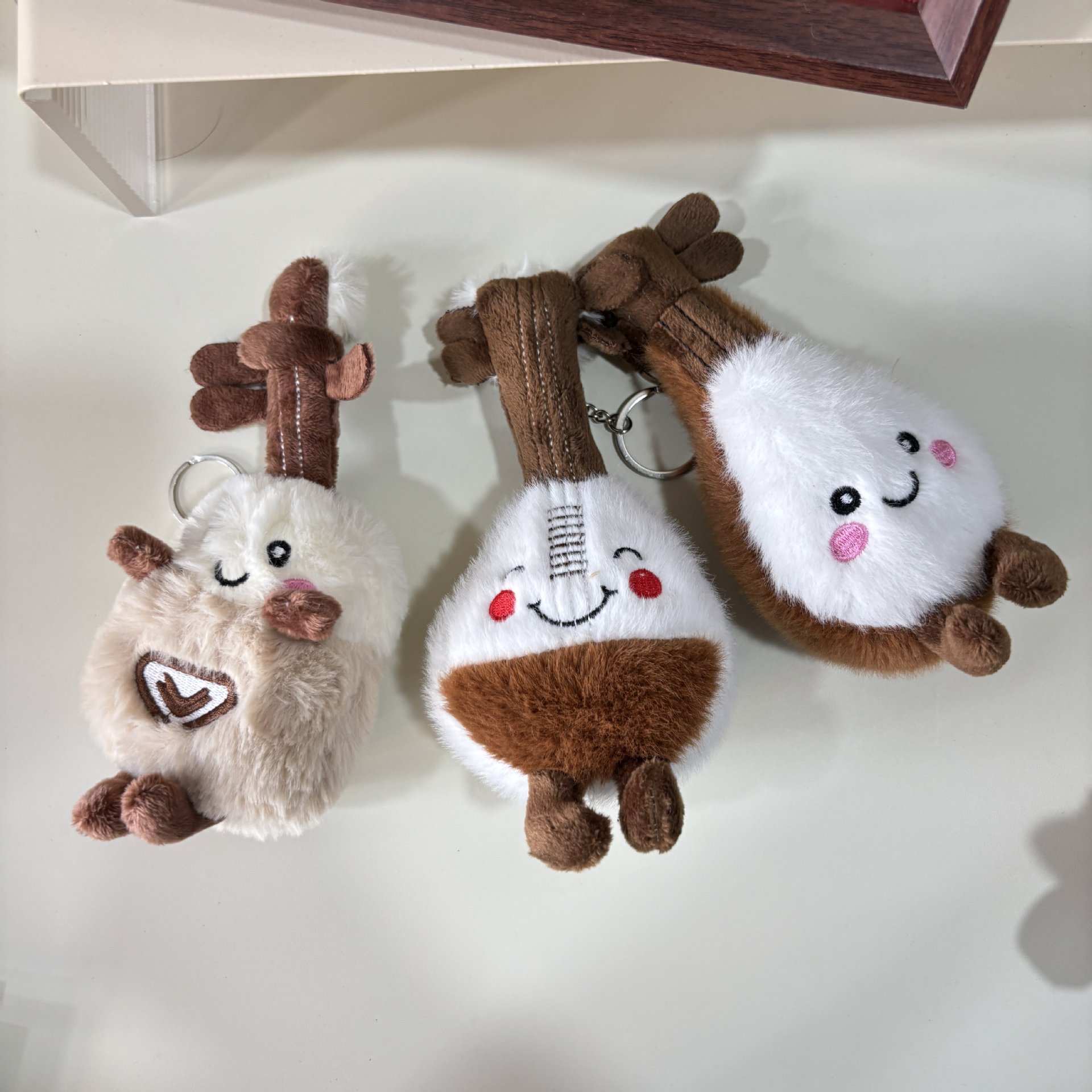 Music simulation plush toys, guitar, pipa, plush doll, figurine, bag, pendant, keychain, doll, and small toys pic 2