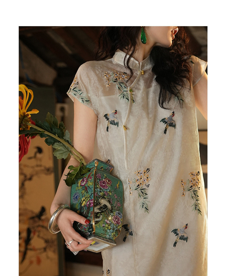 New Chinese-style summer white dress for women, long dress with texture, improved traditional Chinese style, cheongsam, lace and three-dimensional embroidery pic 27