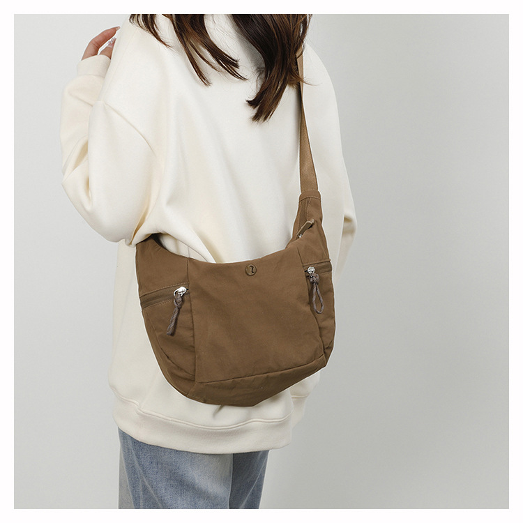 包包女lulu饺子包新款牛角包休闲健身运动包潮百搭通勤单肩斜挎包详情21