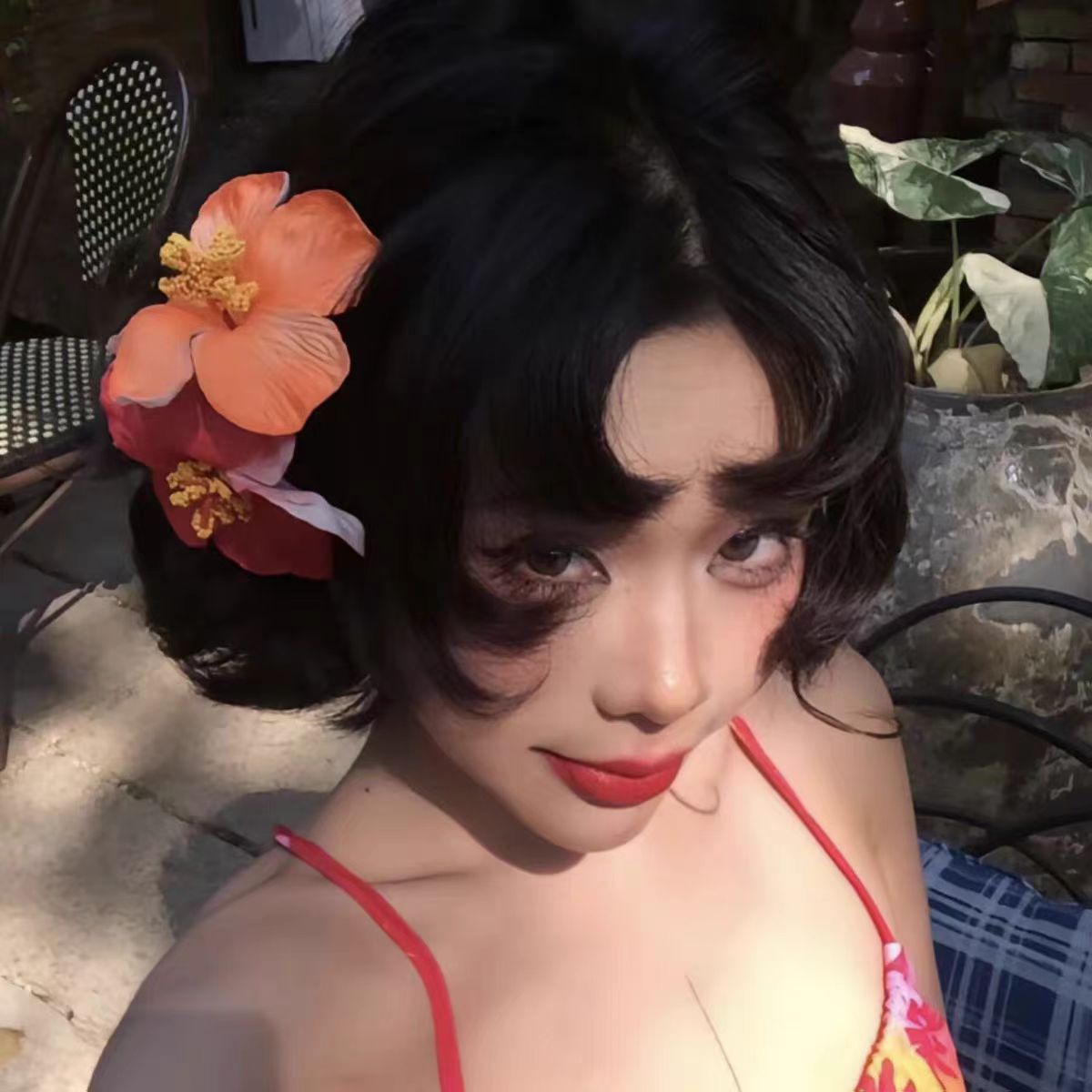 This trendy faux hibiscus flower hair clip exudes a high-end atmosphere. The side clip is a Bohemian hair band for a seaside vacation pic 12