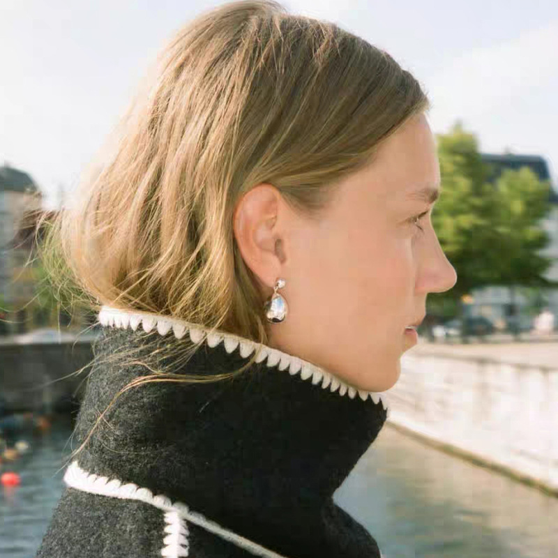 丹麦小众设计欧美法式复古精致耳环百搭简约小巧金属水滴吊坠耳饰详情1