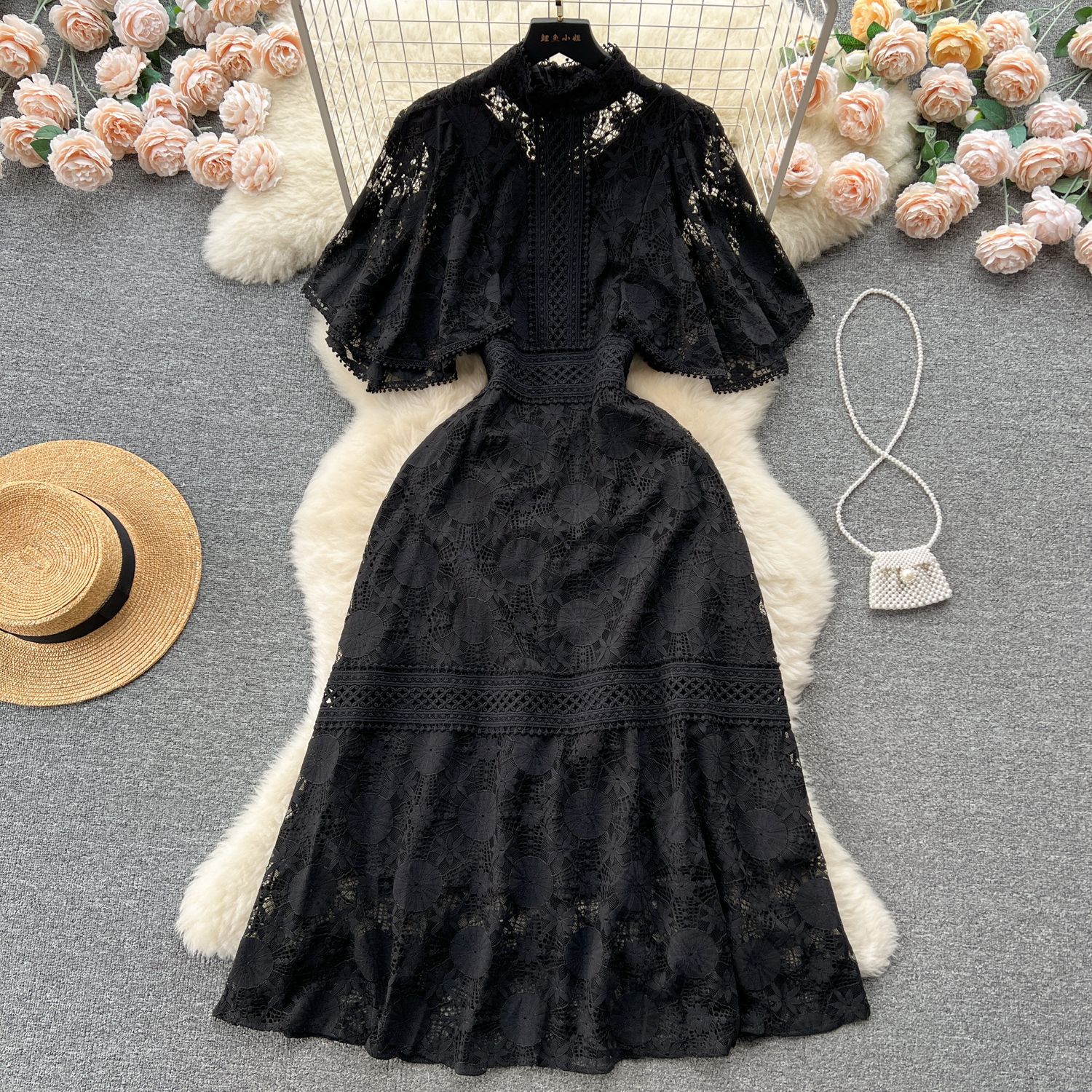European-style lace dress with a thousand gold pieces, embroidered and hollowed-out design, and lotus leaf sleeves, exudes a high-end and elegant princess style pic 3