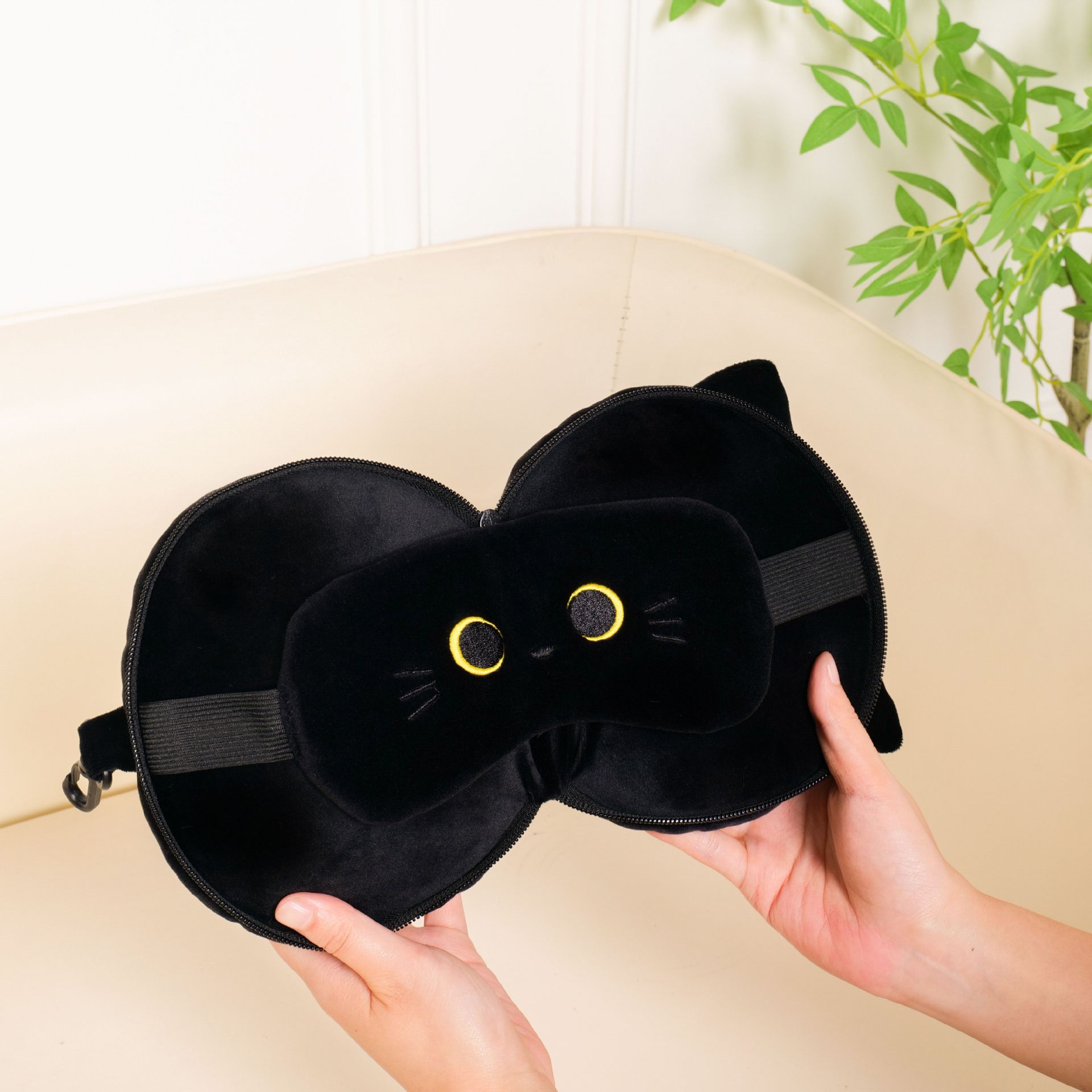 The popular black cat U-shaped pillow car headrest is black and cute. The cute cat question mark pillow eye mask bag is highly recommended on Xiaohongshu pic 16