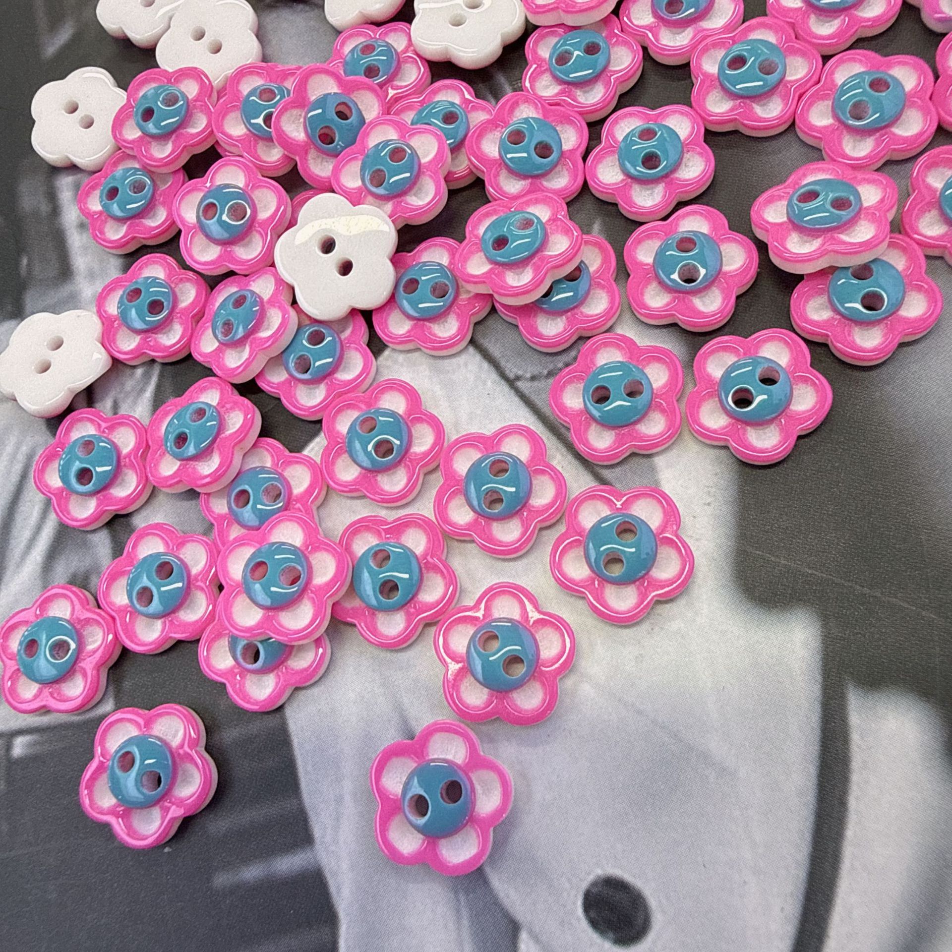 New two-eye and four-eye resin buttons, pink buttons, cute DIY handcrafted buttons, shirt, knitted sweater buttons pic 9