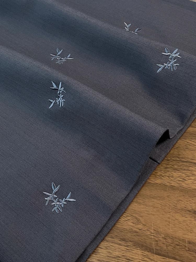 A small chanel-style grey high-waisted, slimming embroidered skirt for women in the spring of 2025, a new casual and versatile long dress pic 3