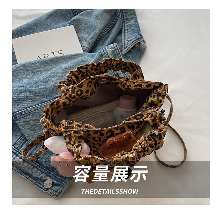 超火小众豹纹帆布包包女款秋冬流行百搭斜挎包可爱卡通手提水桶包详情7