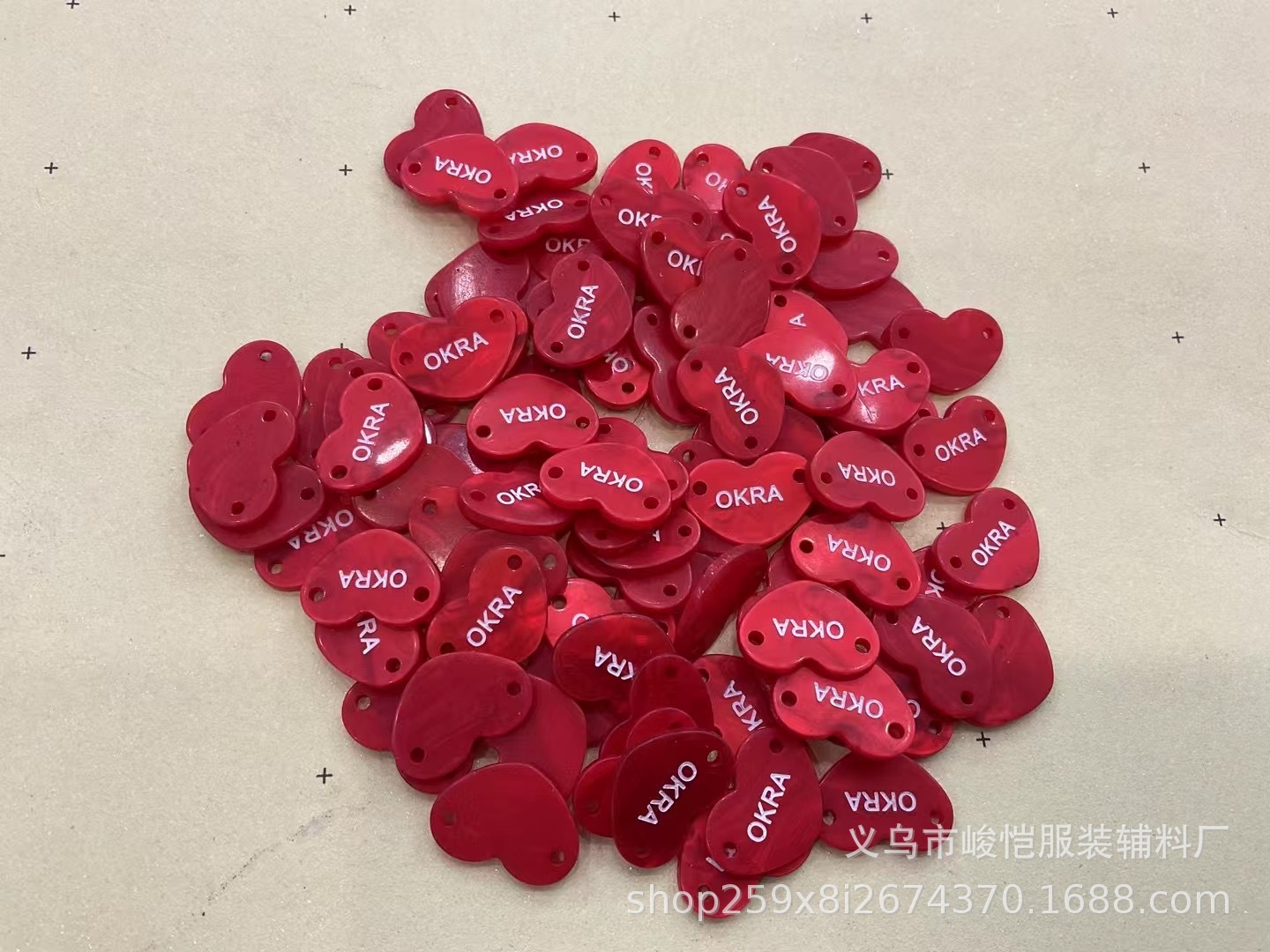 新品爆款仿贝树脂红色双孔服装辅料毛衣袜子针织衫上衣DIY装饰标详情9