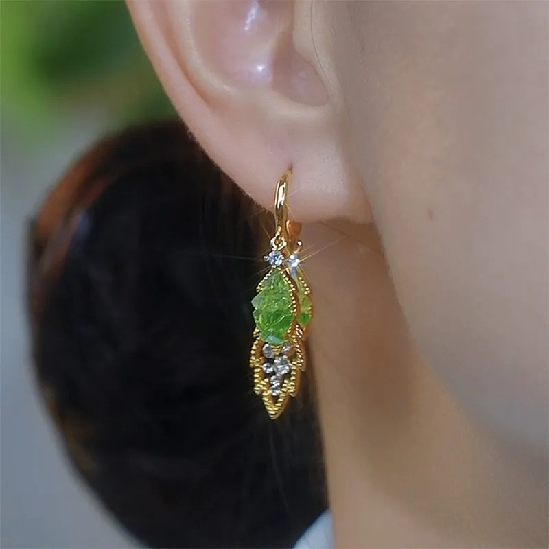 绿色水晶树叶耳环女2024年新款潮气质高级感锆石叶子耳扣轻奢耳饰详情7