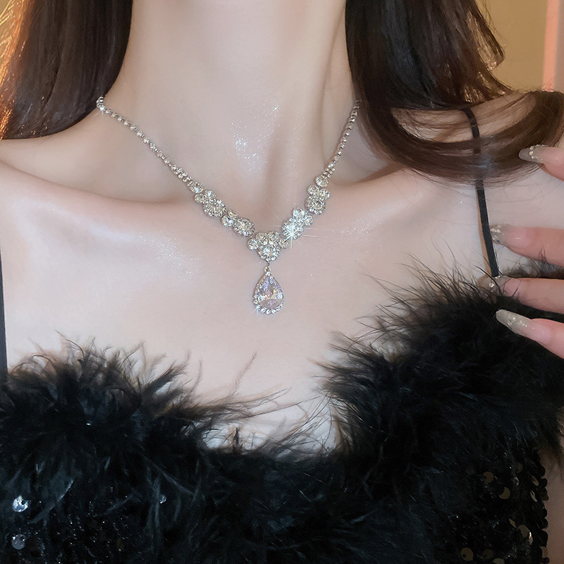 European and American cross-border water drop diamond-encrusted stud necklace, light luxury style fashion pendant, collarbone chain, internet-famous high-end accessory for women pic 26