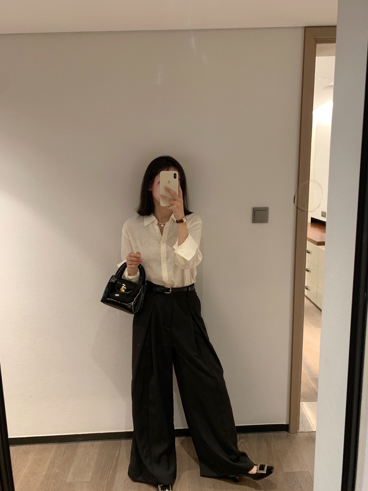 020810 春季新款女士刺绣亚麻平纹纯色简约宽松通勤舒适衬衣衬衫详情19