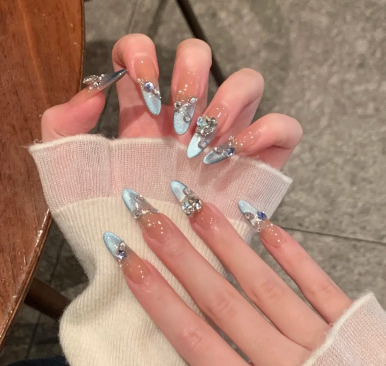 2025 New handcrafted rich girl blue sparkling cat-eye on Instagram bestseller detachable wearable nail pic 1