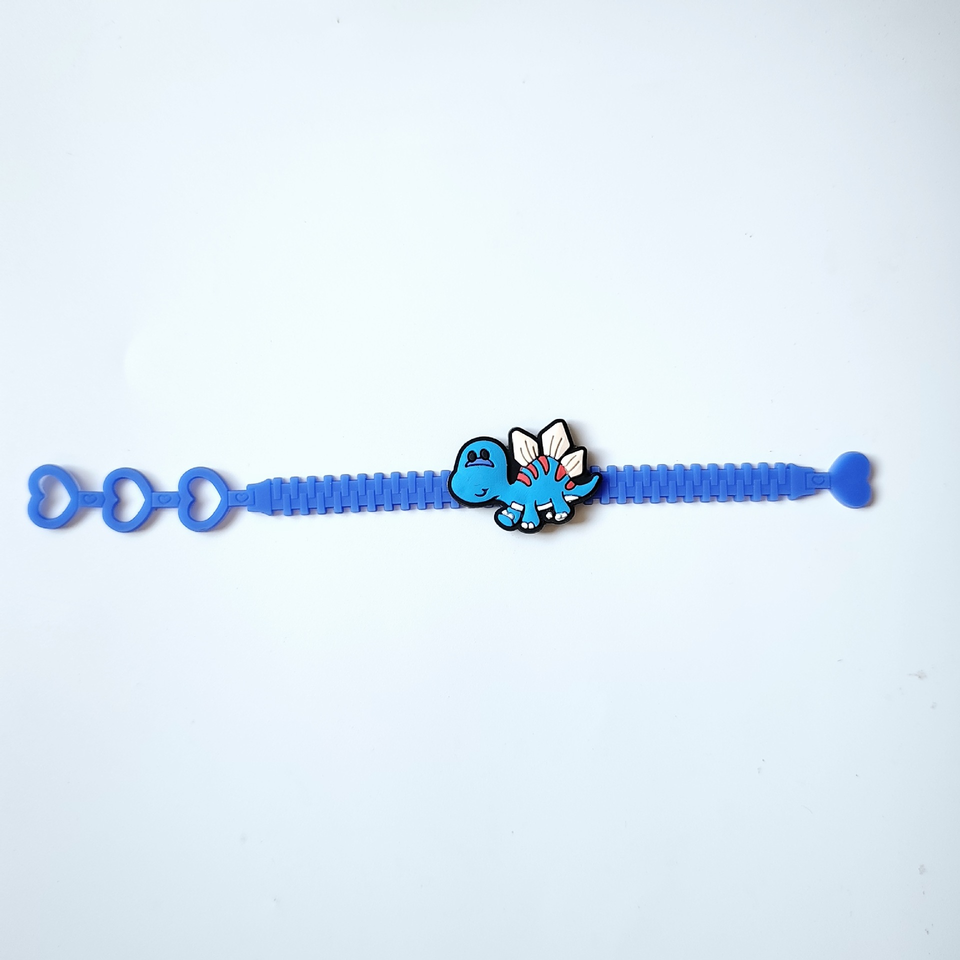 亚马逊跨境三孔桃心pvc手链创意手腕带恐龙手带儿童手环2元小礼品详情11