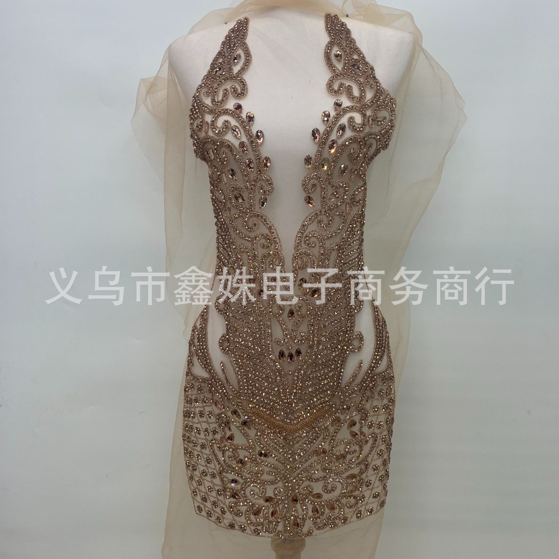 钩针款手工款钉珠婚纱礼服V领网纱贴花服装辅料详情11