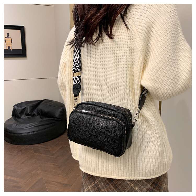 外贸潮流女包小众时尚质感宽肩带大容量女士单肩斜挎小方包跨境详情13