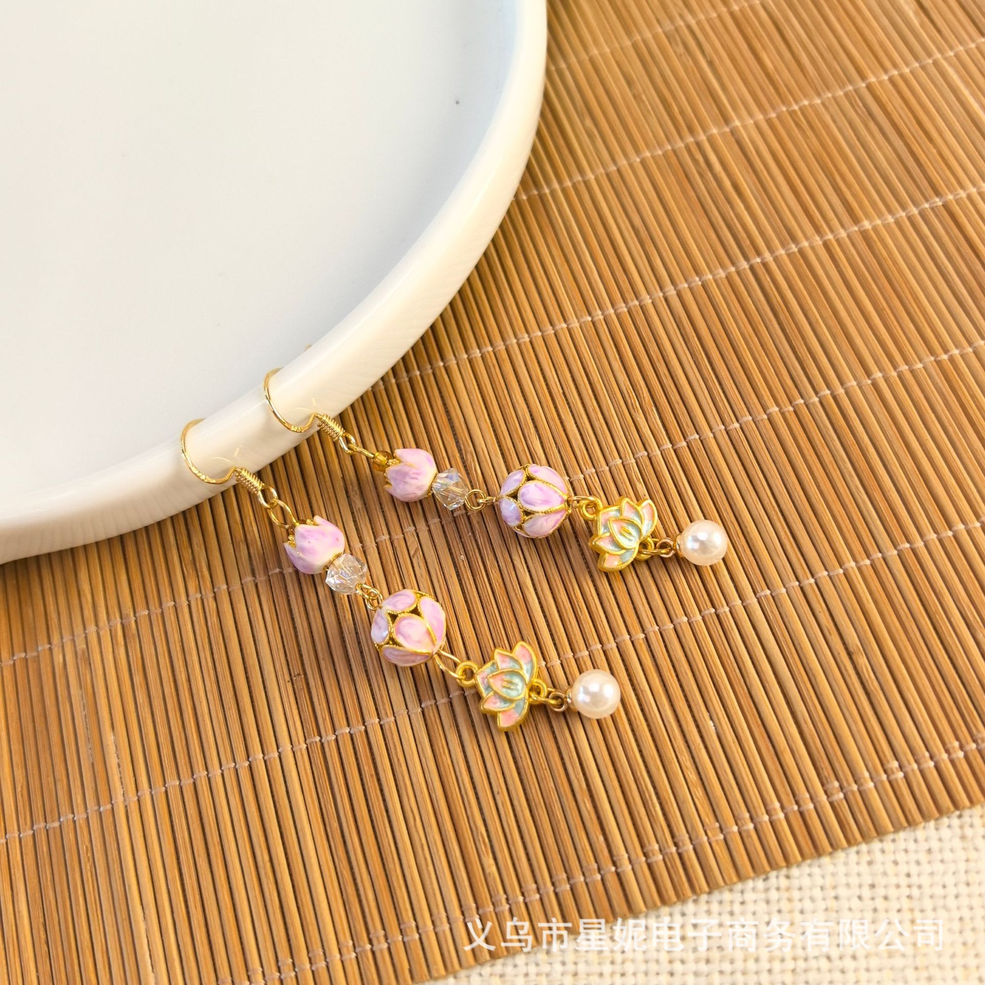 粉色莲花造型锆石耳环耳饰时尚耳饰品批发女款潮流耳环详情8