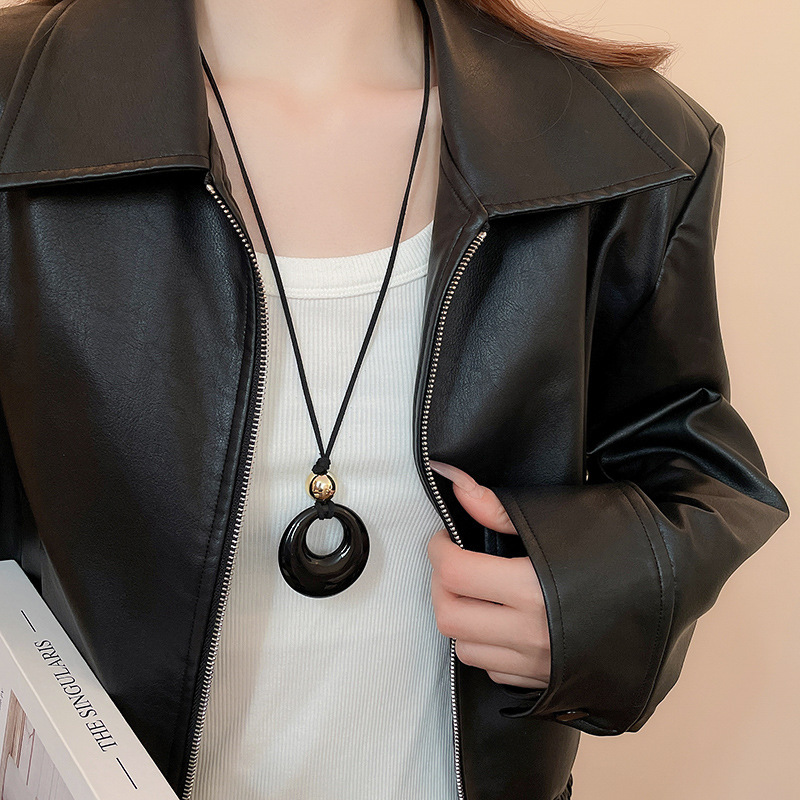 Maillard retro necklace for women, a new and niche Korean-style sweater chain, a fashionable autumn and winter versatile and high-end necklace for wholesale pic 8