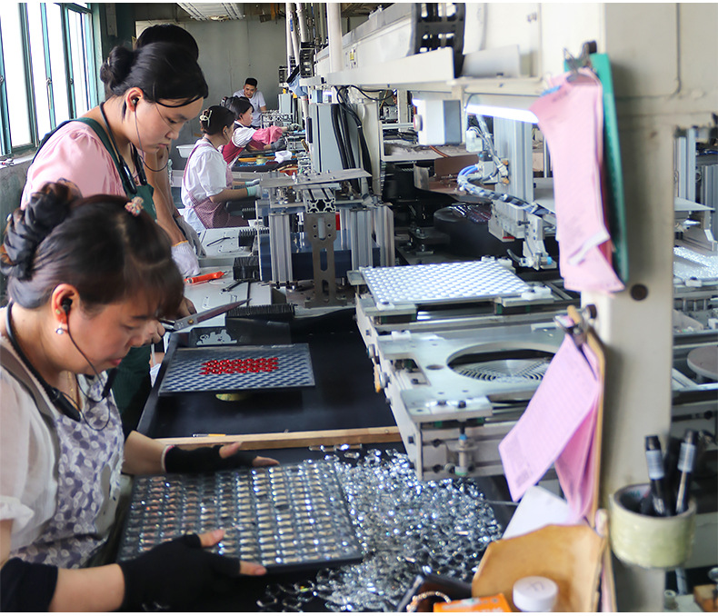 圆形四角爪钻玻璃穿孔手缝钻加厚底托服装饰品配件水晶实心单爪钻详情17