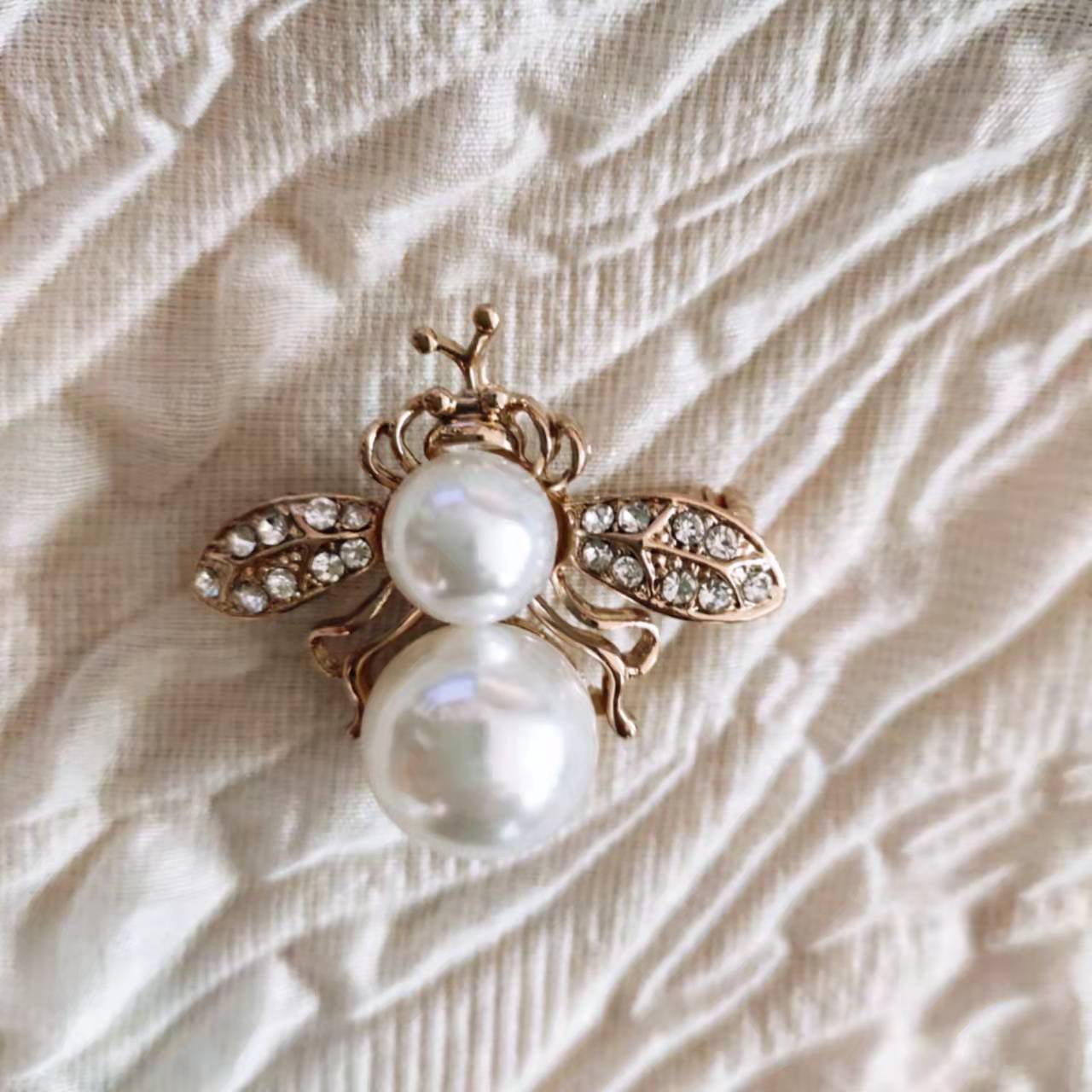 Brooch, high-end, niche silk scarf buckle, alloy Korean version diamond-encrusted coat, pearl brooch, clothing accessory, brooch, wholesale accessories pic 18
