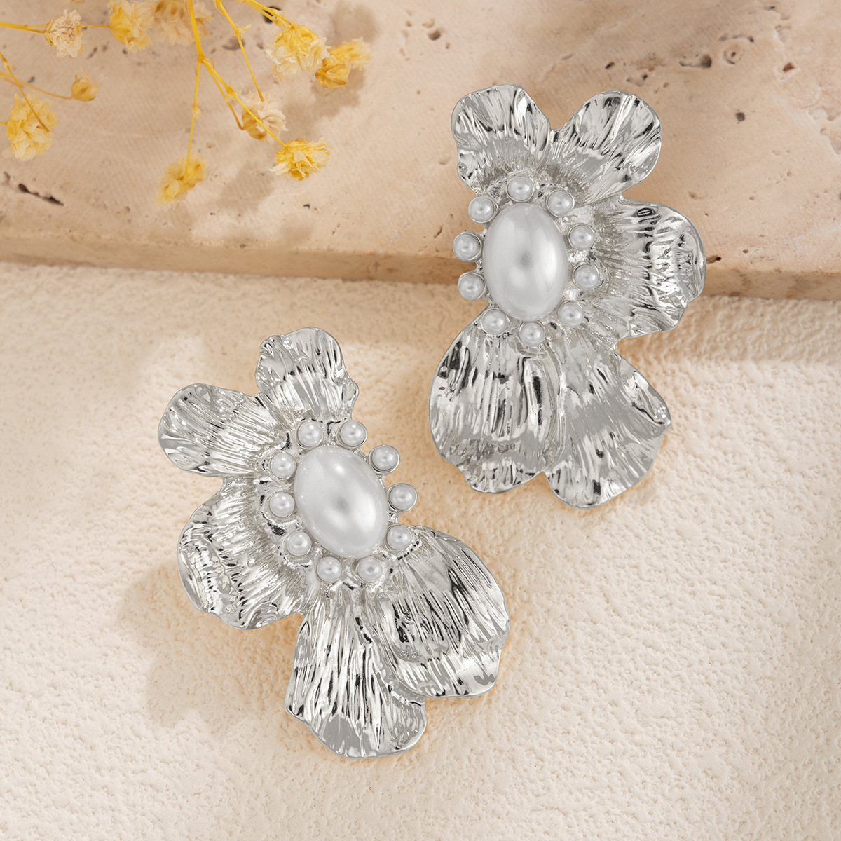 European and American cross-border accessories retro cold style leaf stud earrings fashionable design sense metal flower earrings earrings pic 22