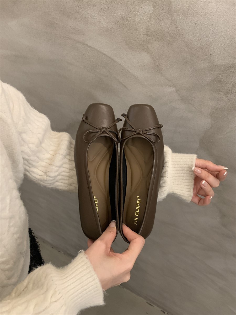 Silver single shoe with a shallow bow, a new French gentle evening style flat ladle for women in the spring of 2025 pic 13