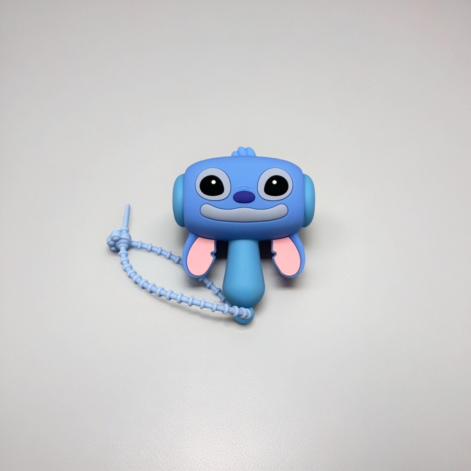 Silicone Sanrio hammer keychain pendant that makes sound when shaken. Cute cartoon and stress-relieving schoolbag doll pendant pic 12