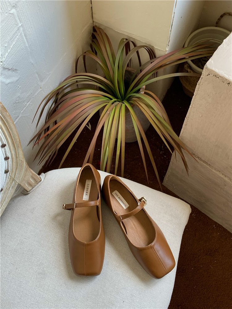 方头单鞋女2024春季新法式复古奶奶鞋链条扣子v口女鞋浅口豆豆鞋详情8