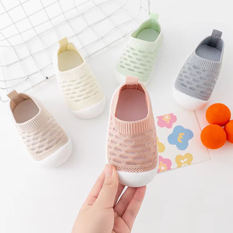 Baby walking shoes with soft soles, fly-woven single mesh, breathable, summer sandals, anti-slip, suitable for children aged 6 months to 3 years pic 2